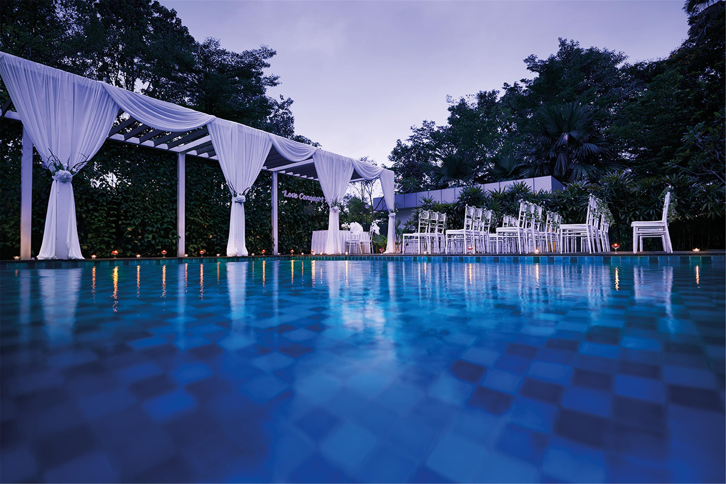 Dorsett Grand Subang Hotel Subang Jaya Kültér fotó The pool at the Four Seasons Hotel