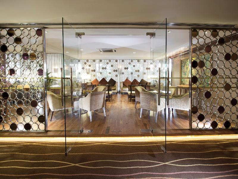 Dorsett Grand Subang Hotel Subang Jaya Kültér fotó The restaurant