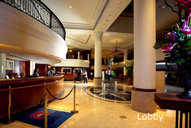 Dorsett Grand Subang Hotel Subang Jaya Beltér fotó Lobby