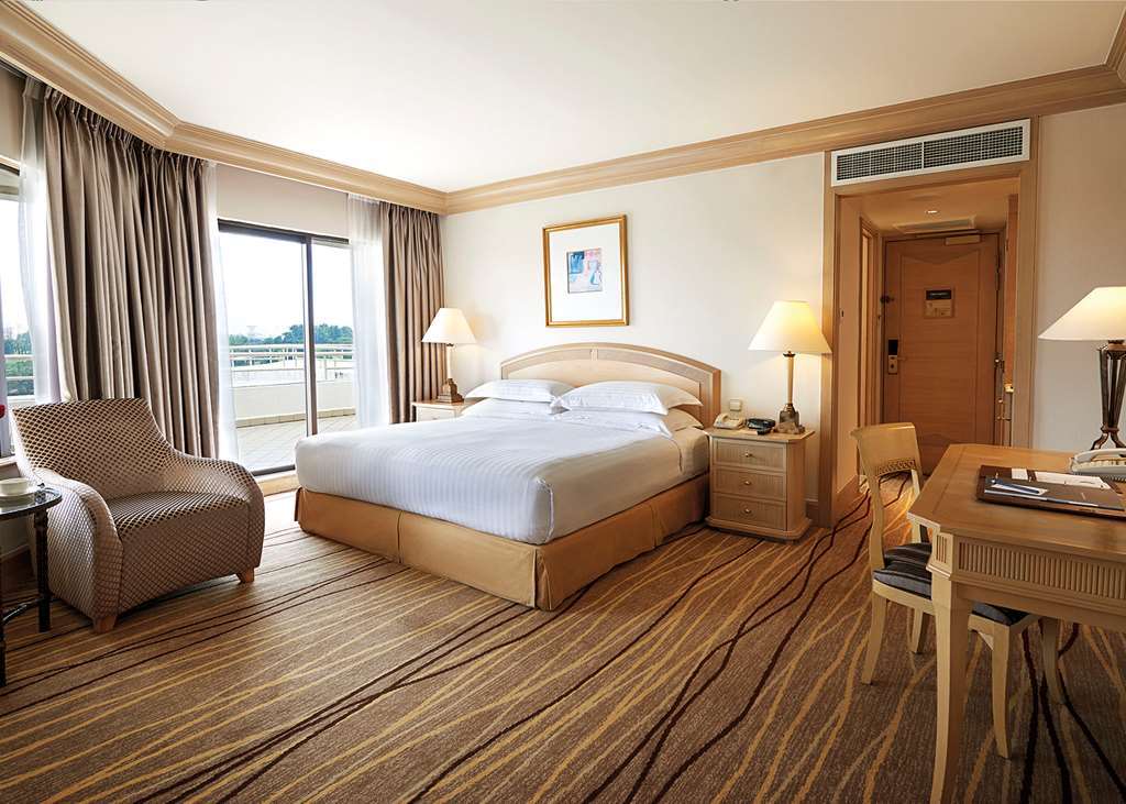 Dorsett Grand Subang Hotel Subang Jaya Szoba fotó A room at the hotel